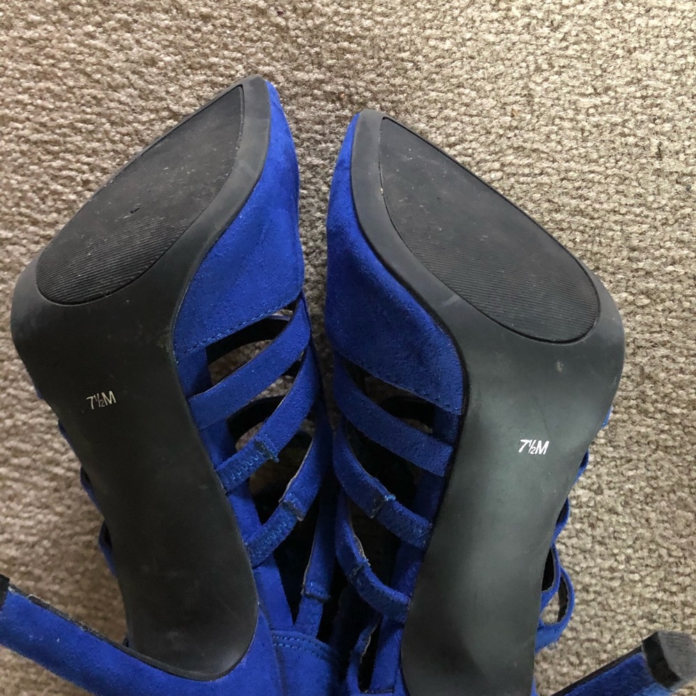 Guess - Picture 5 of 5